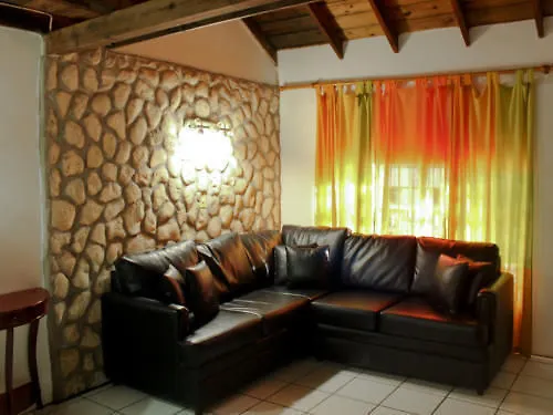 Otel Summerland Suites Bon Accord Village